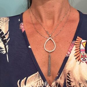 N6. Elegant Silver Teardrop Tassel Pendant Necklace New